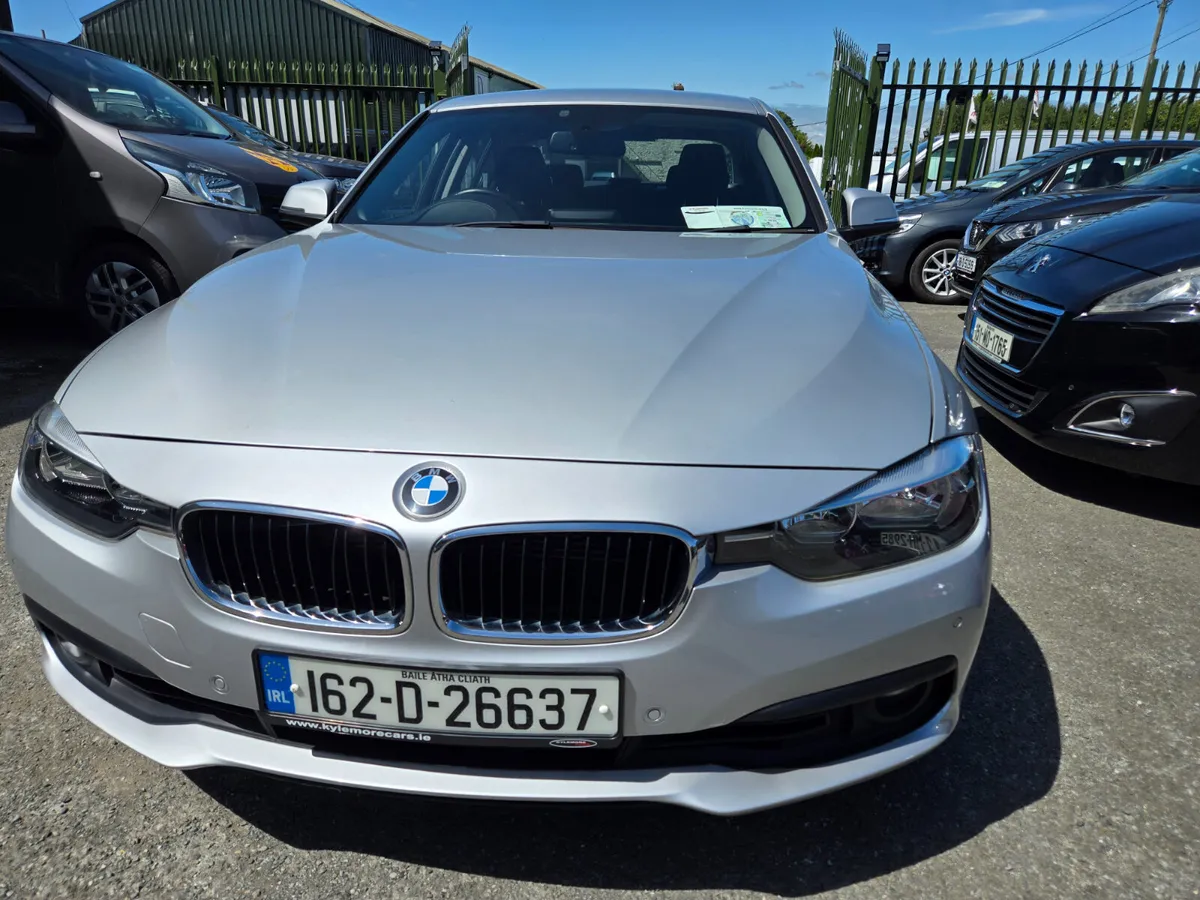 BMW 3-Series 2016 330E Hybrid - Image 3