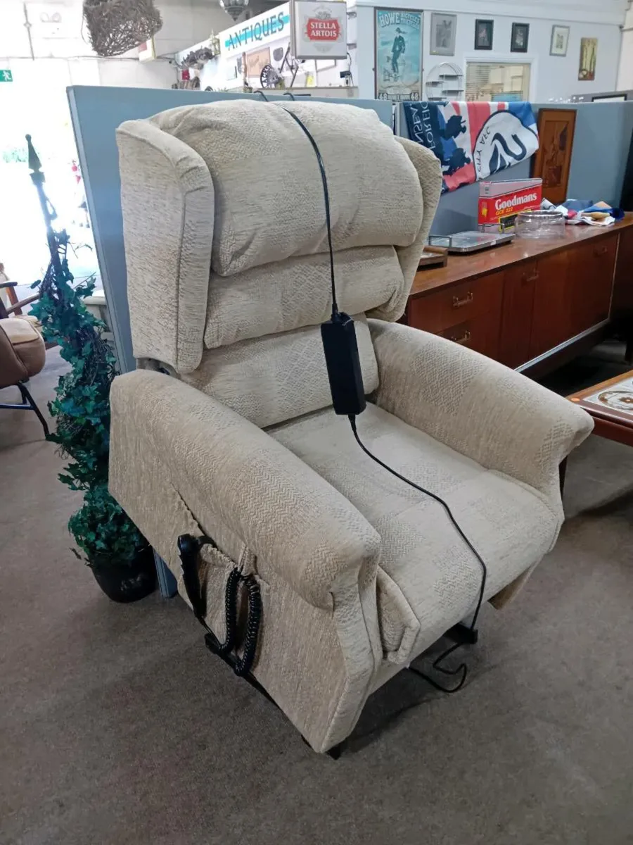 Electric Rise And Recline Armchair