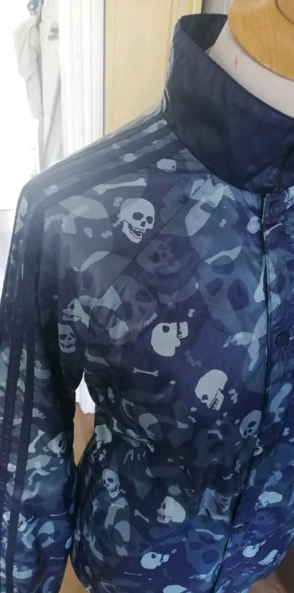 Adidas skull design lightweight type windbreaker - Image 2