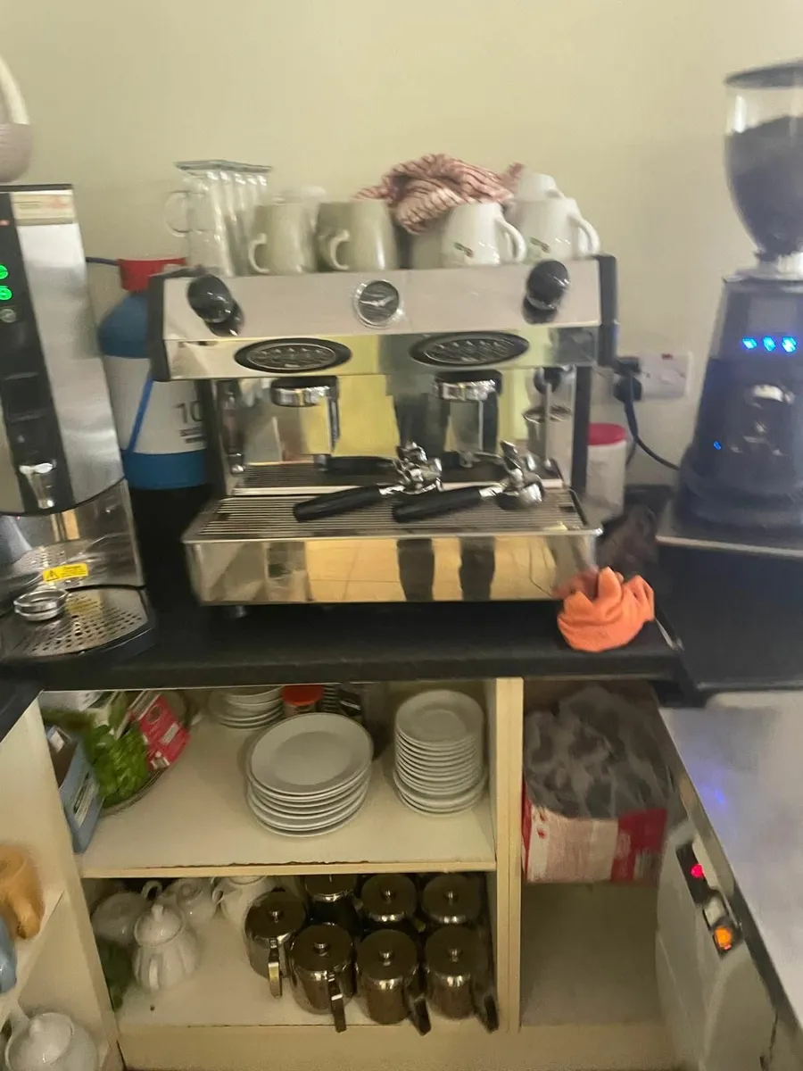 Café / B & B Furniture & Equipment - Image 1