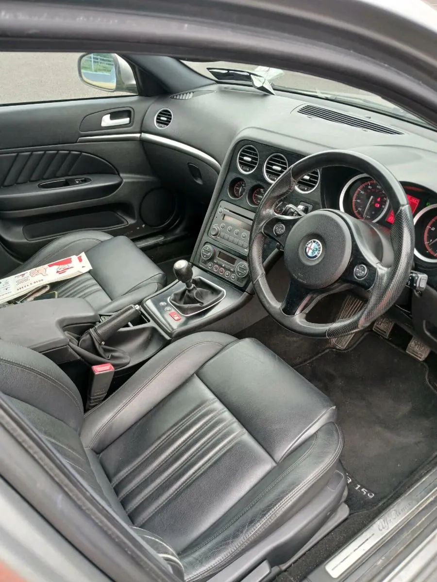 ALFA 159 JTDM 170BHP VERY HIGH SPEC NCT AND TAX - Image 2