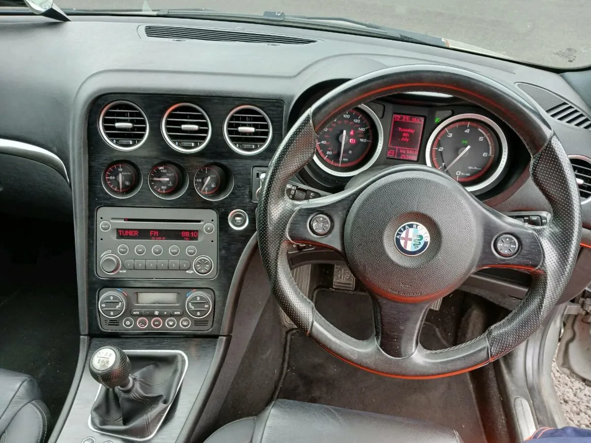 ALFA 159 JTDM 170BHP VERY HIGH SPEC NCT AND TAX - Image 4