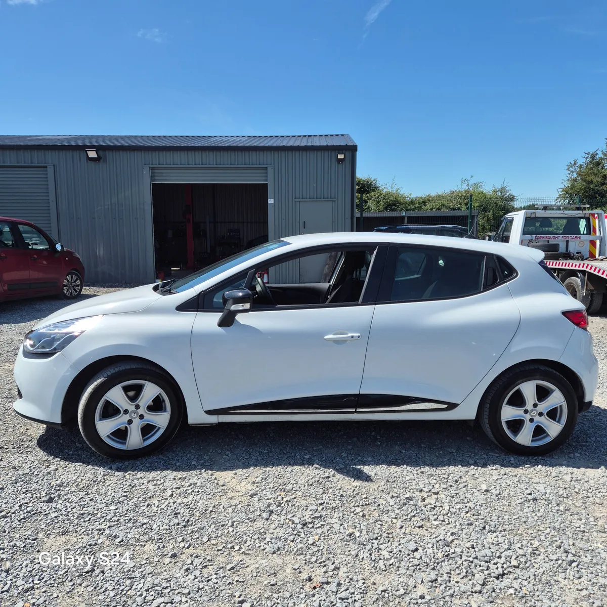 Renault Clio 2016 1.2 petrol DYNAMIQUE - Image 2