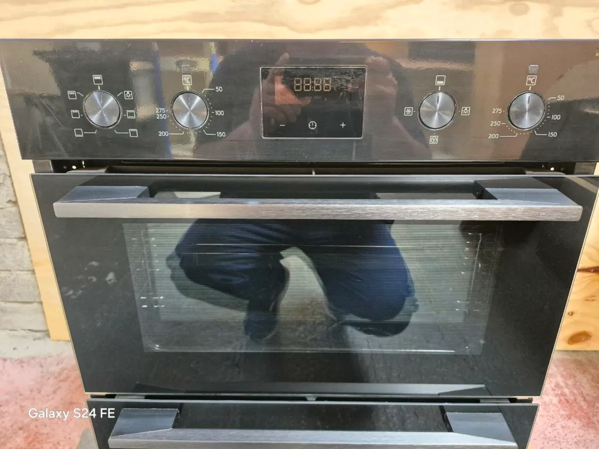 Electrolux Built In Double Oven - Image 4