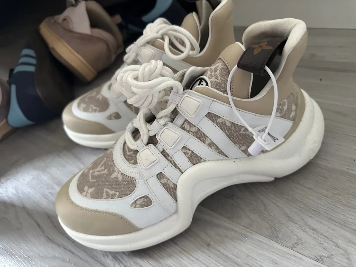 Women shoes - Image 1