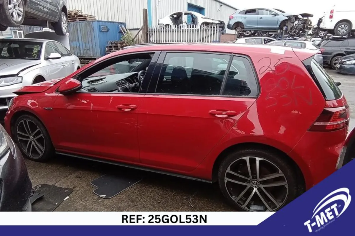 2014 VOLKSWAGEN GOLF BREAKING FOR PARTS - Image 3