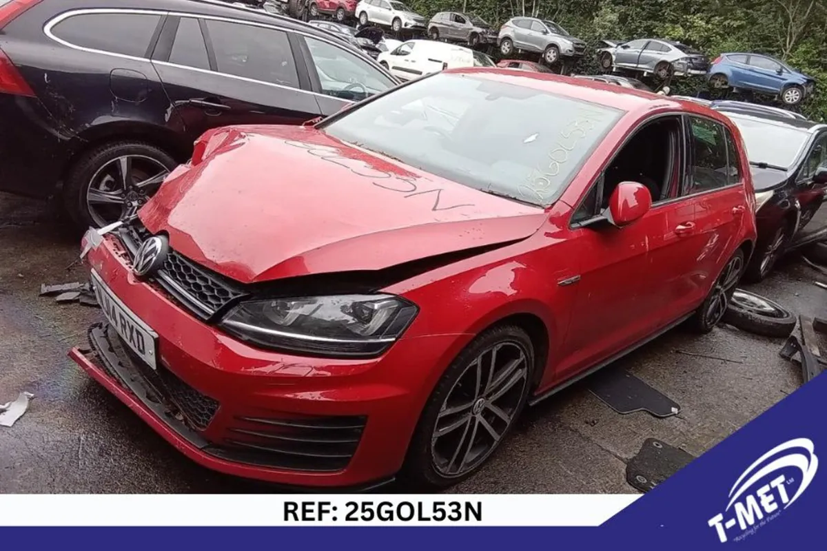 2014 VOLKSWAGEN GOLF BREAKING FOR PARTS - Image 4