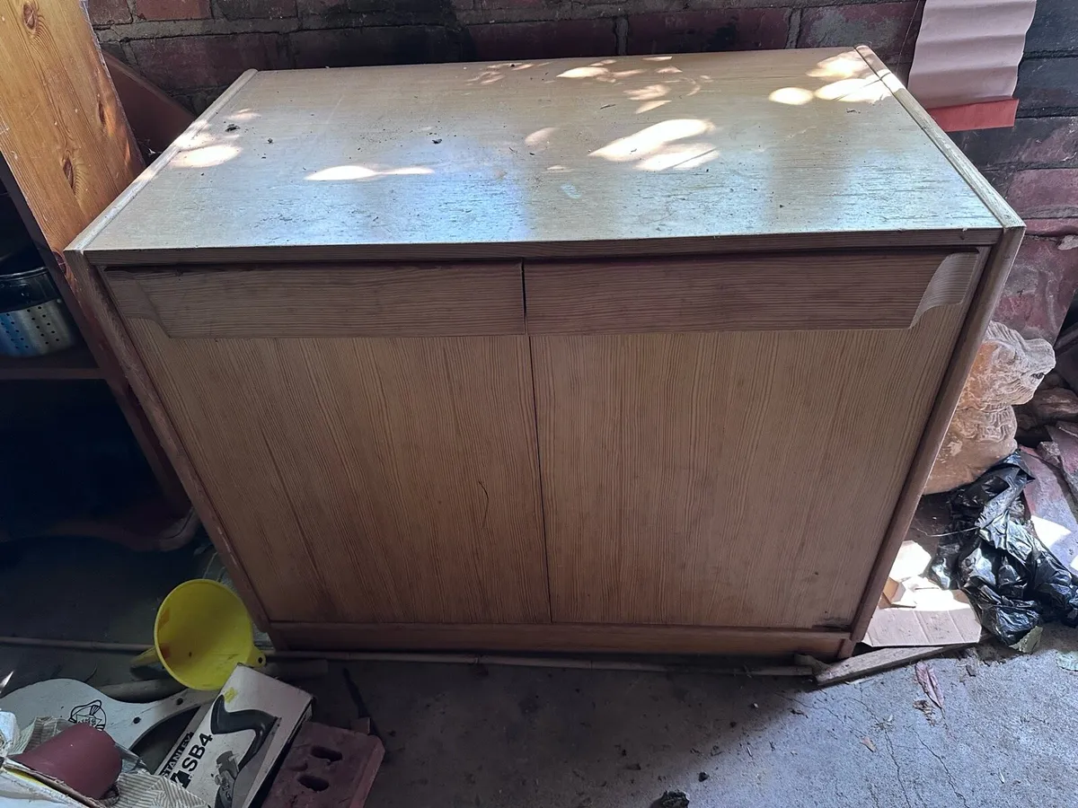 Cabinet - Image 1