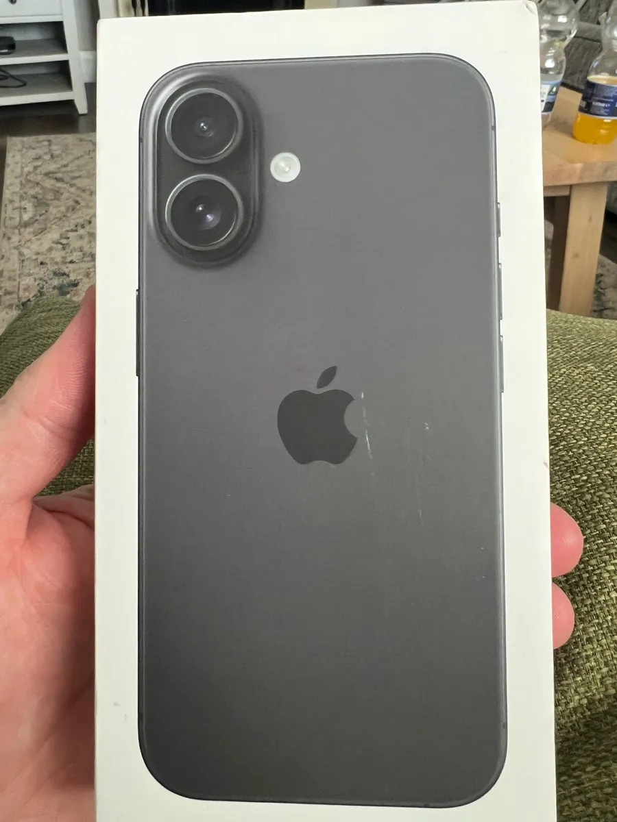 iPhone 16 - Image 1