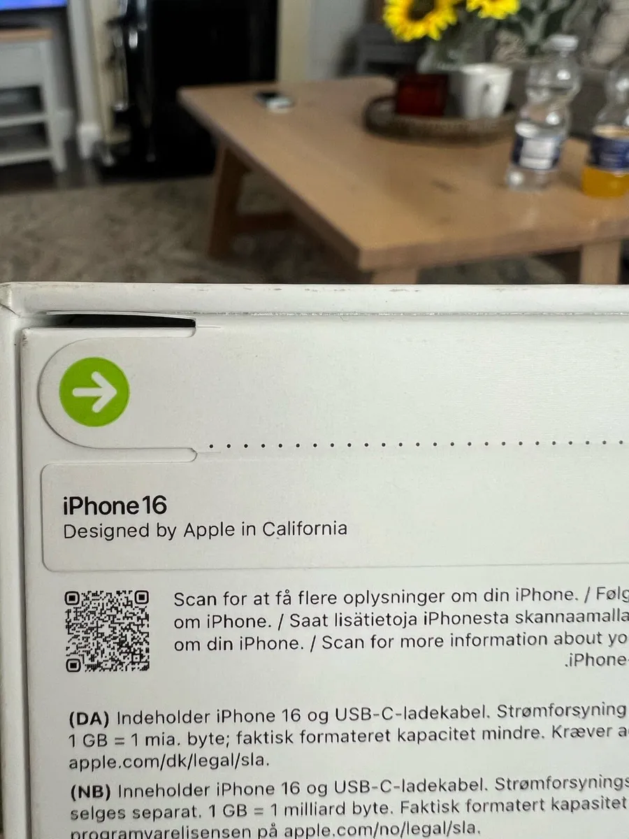iPhone 16 - Image 2