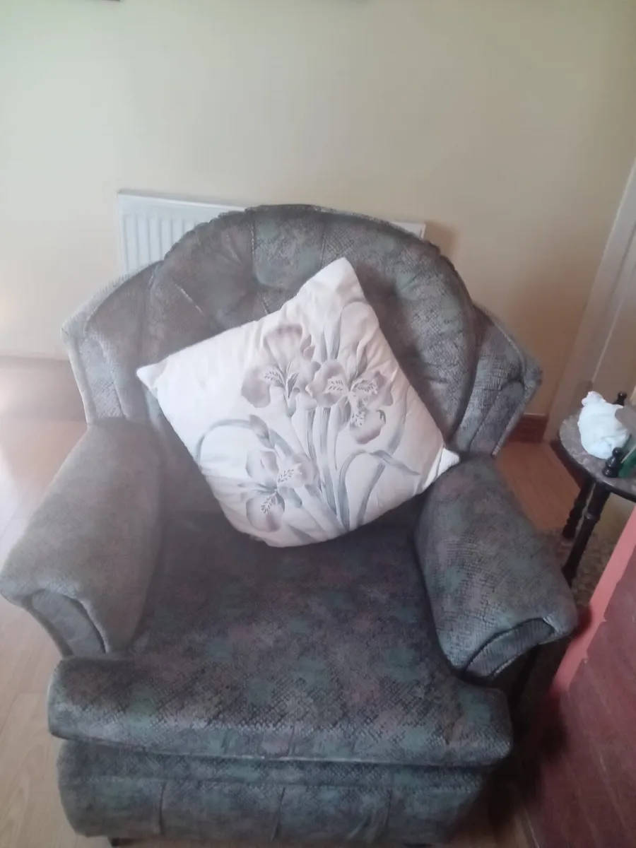 3+1+1 fabric sofa - Image 2
