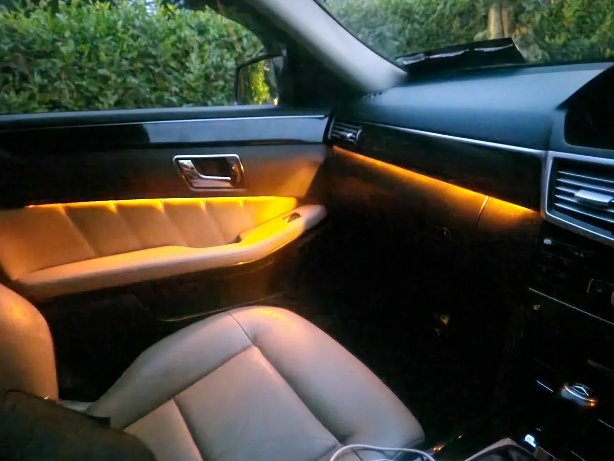 Mercedes-Benz E-Class 2010 - Image 2