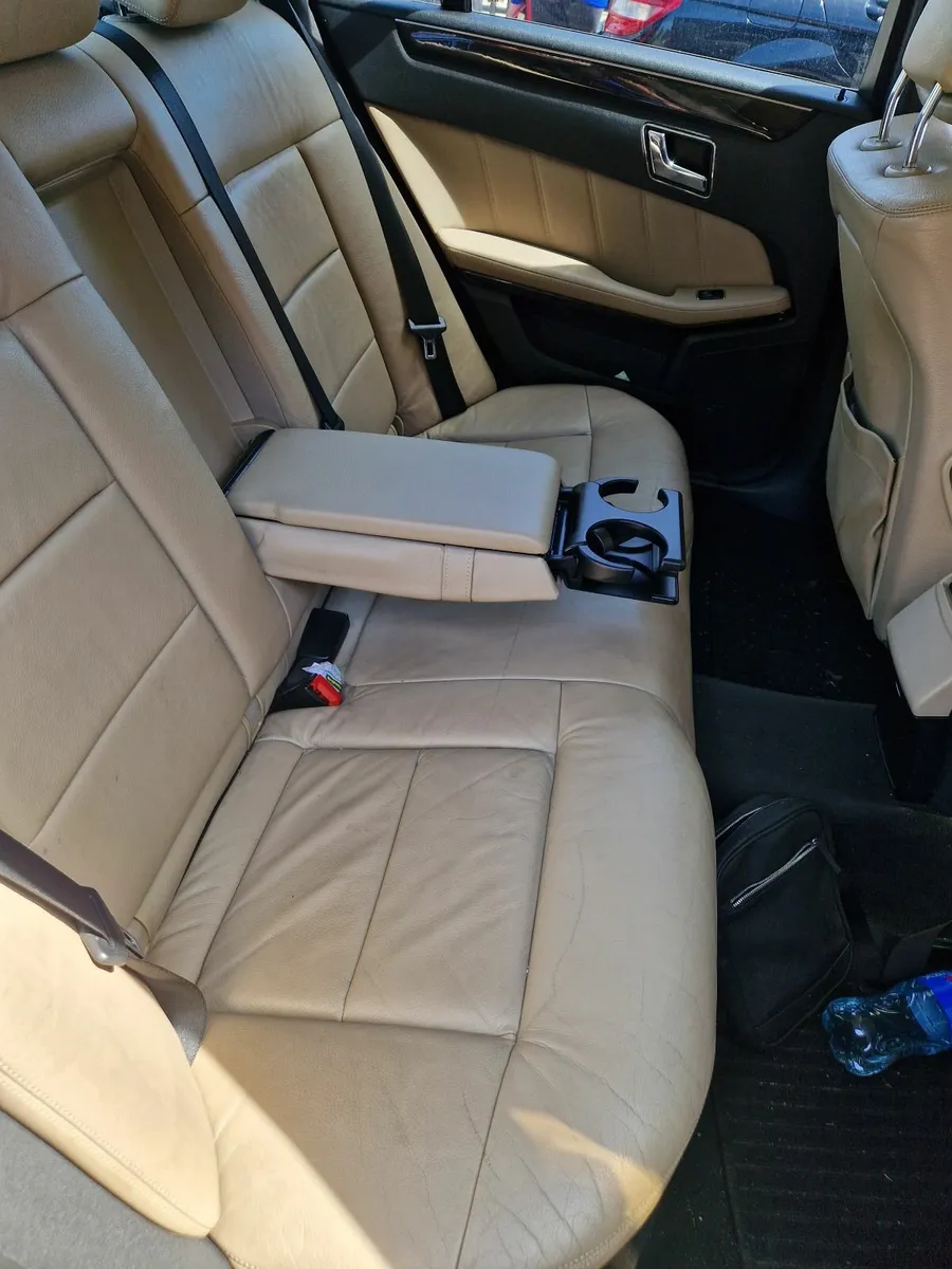 Mercedes-Benz E-Class 2010 - Image 4