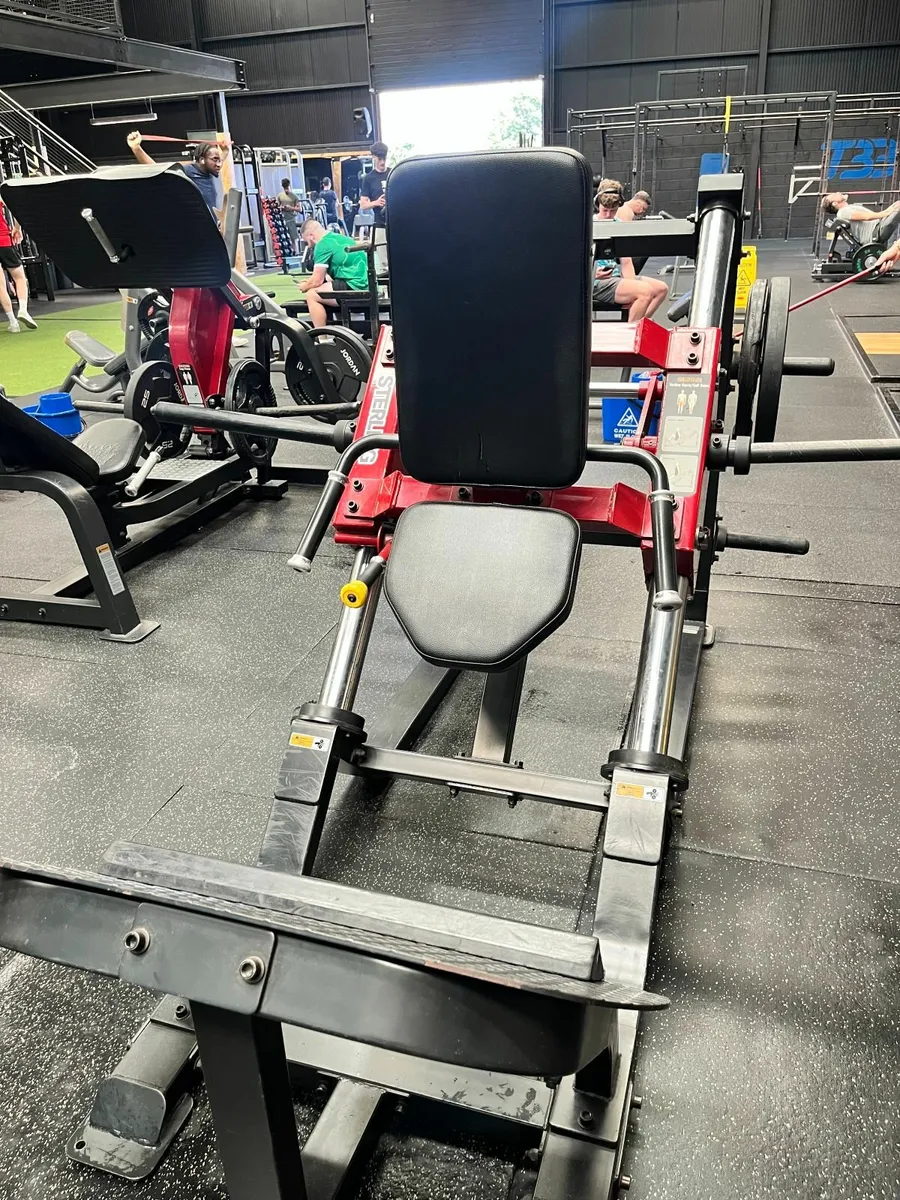Hack Squat Machine - Image 1