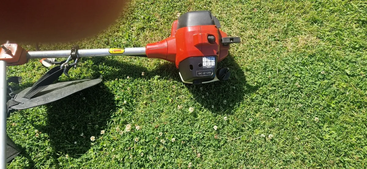 Jonsered Garden strimmer - Image 1