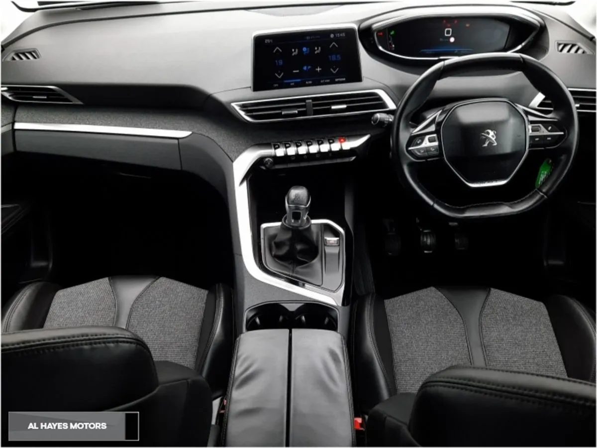 Peugeot 5008 1.5 Bluehdi 130bhp Allure - Image 2
