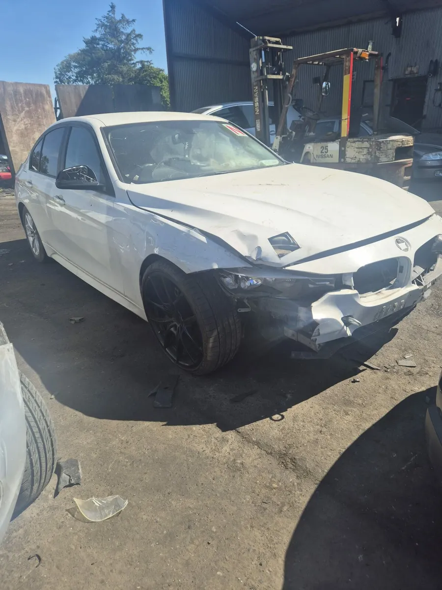 BMW 520D - Breaking only - Image 2