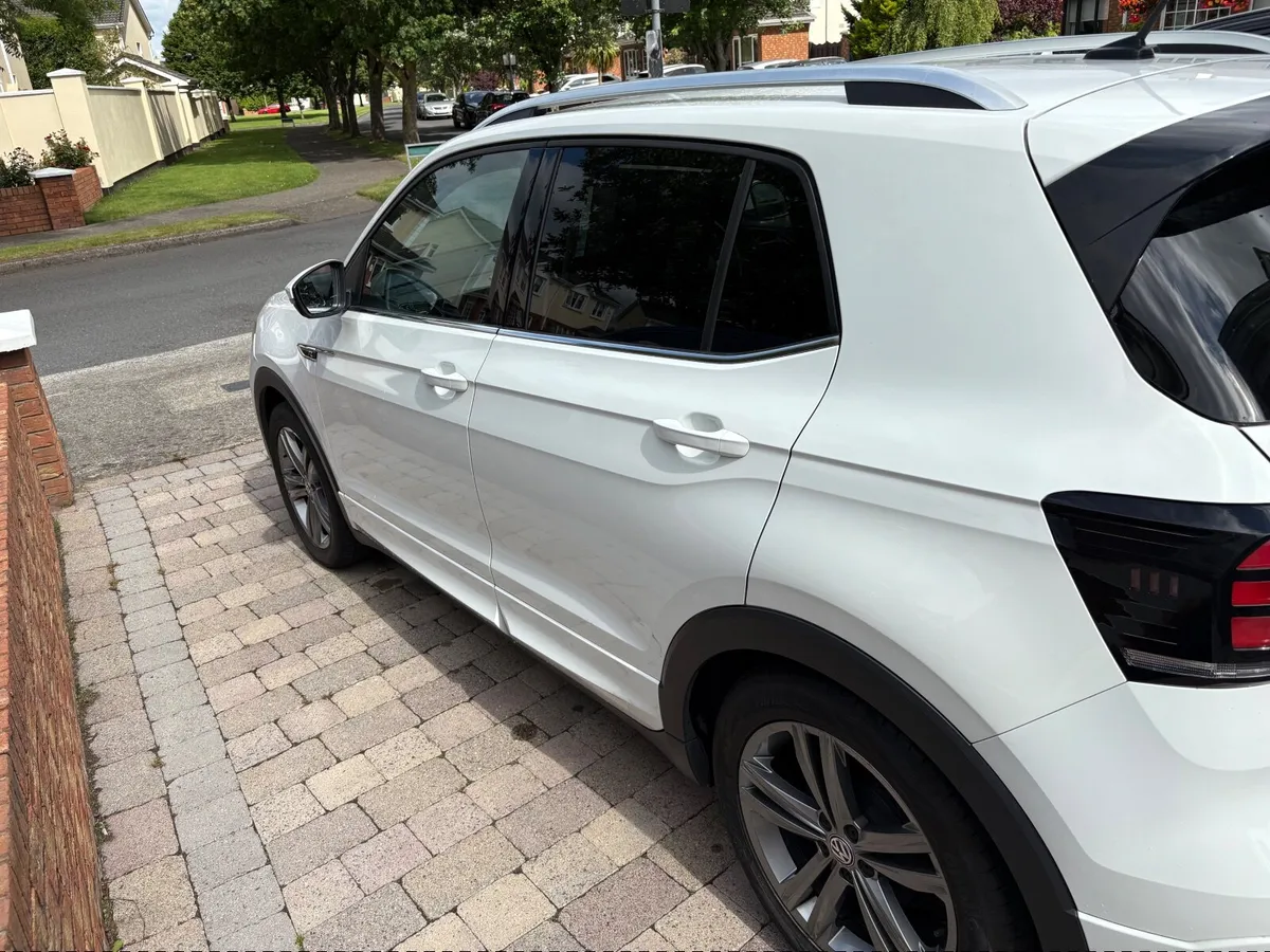 Volkswagen T-Cross 2019 - Image 2