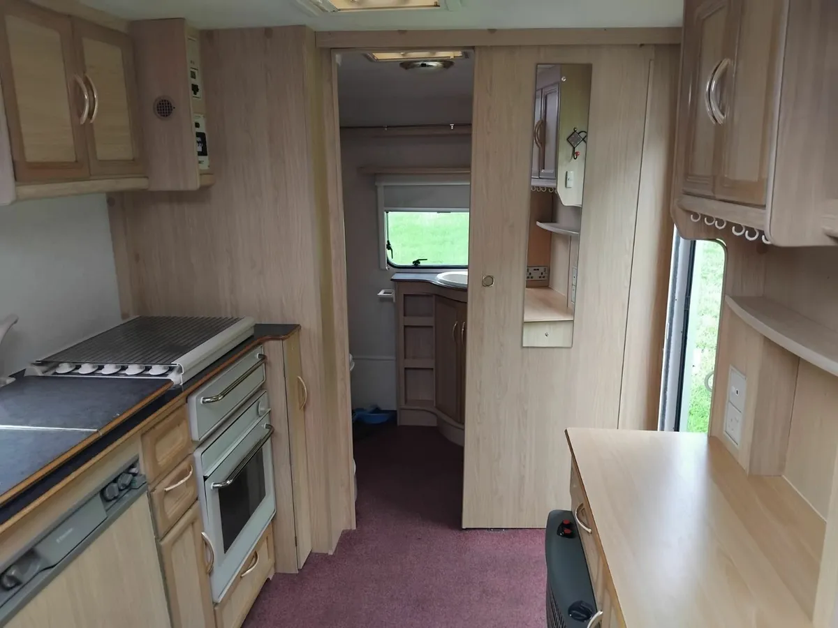 Caravan - Image 3