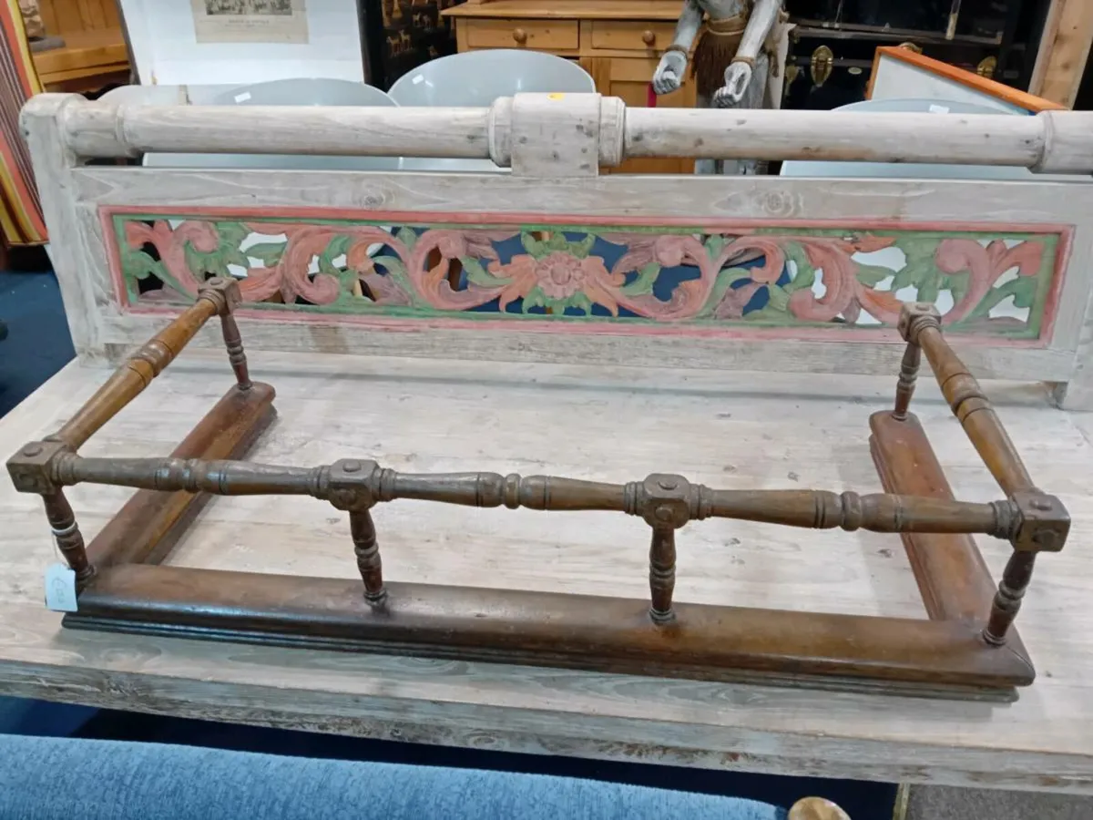 Early 20th Century Wooden Fire Fender - Image 1