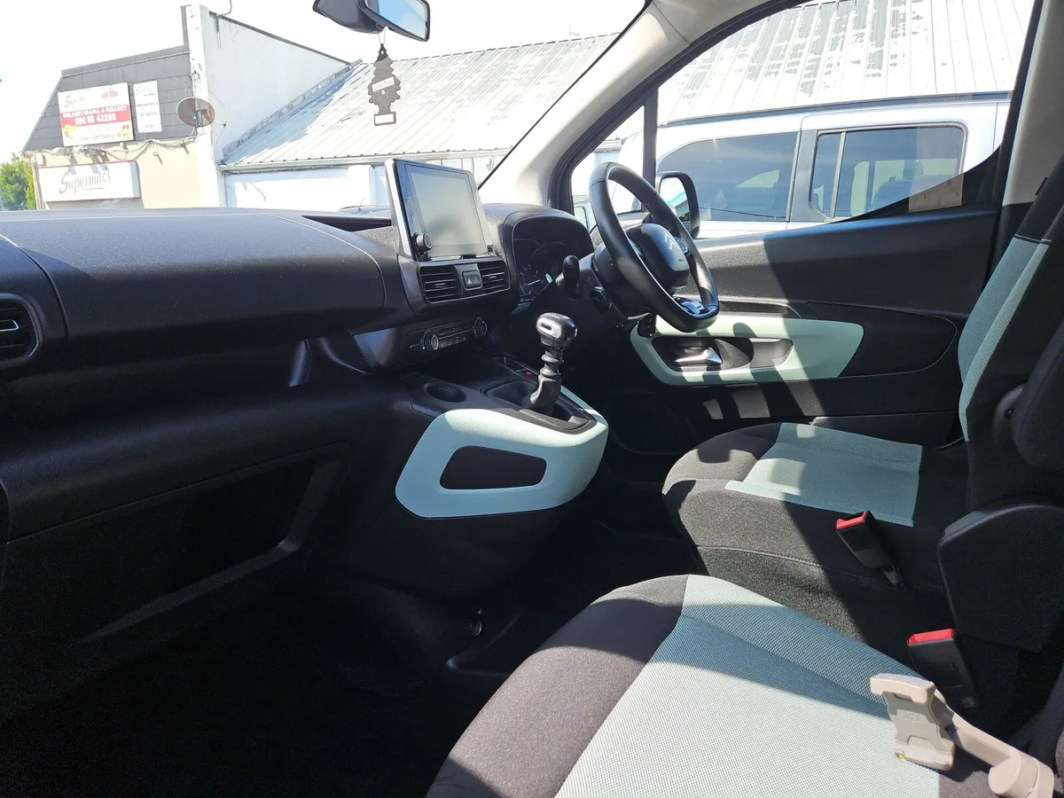 Citroen Berlingo Wheelchair Access Taxi Spec - Image 3