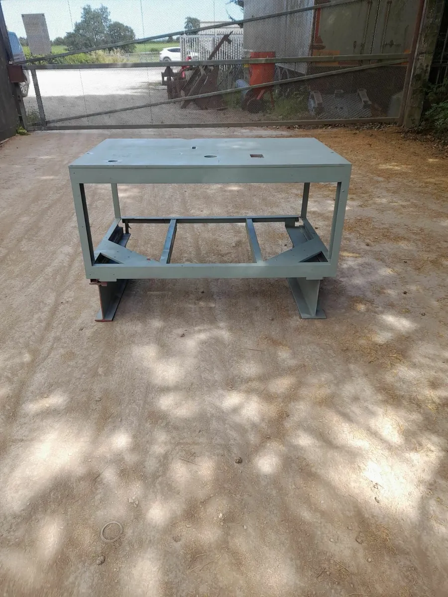 heavy duty work bench - Image 1