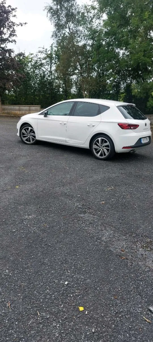 SEAT Leon 2.0TDI 150HP FR - Image 4