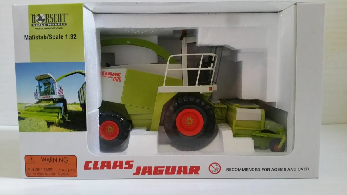 Claas Jaguar 880 Silage Harvester by Norscott 1:32 - Image 1
