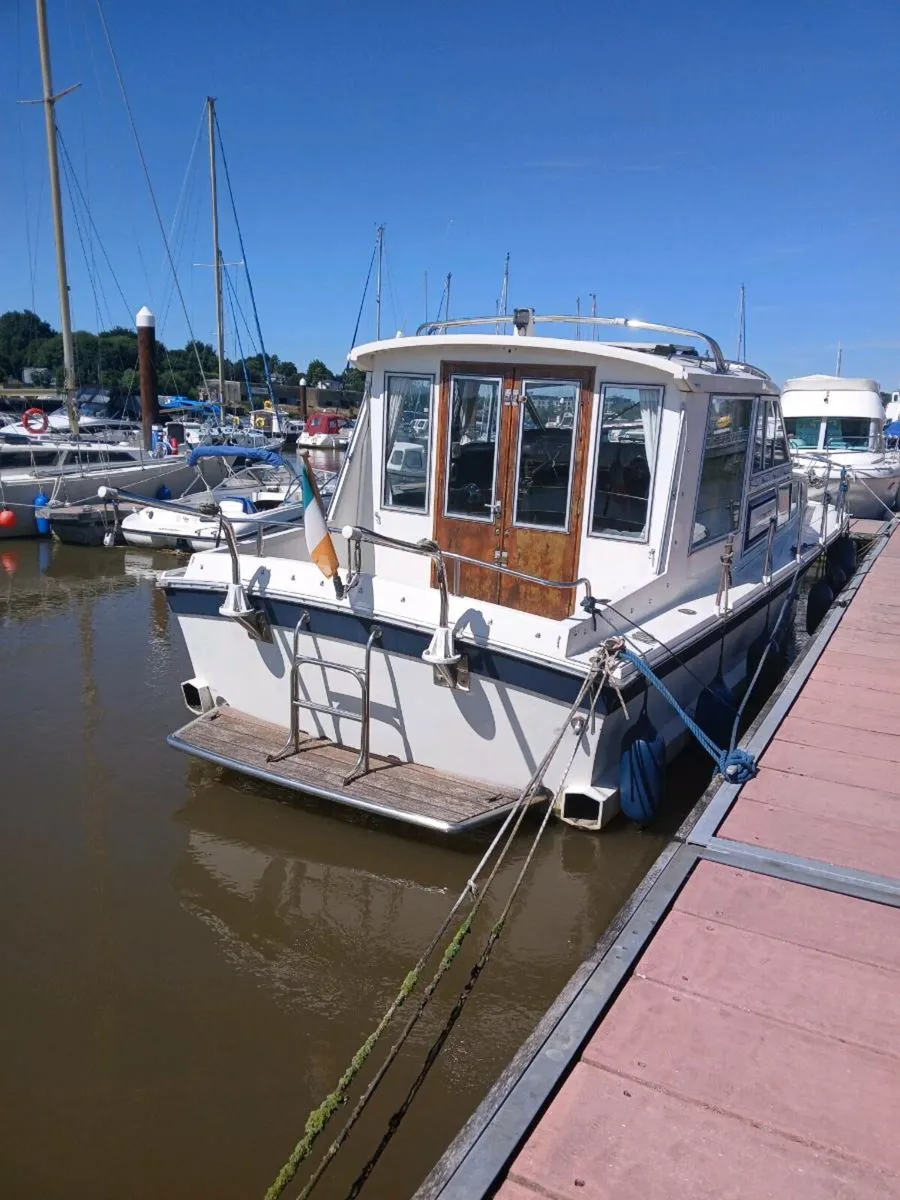 Motor cruiser - Image 3
