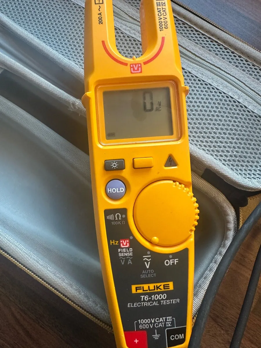 Fluke hand held meter - Image 3