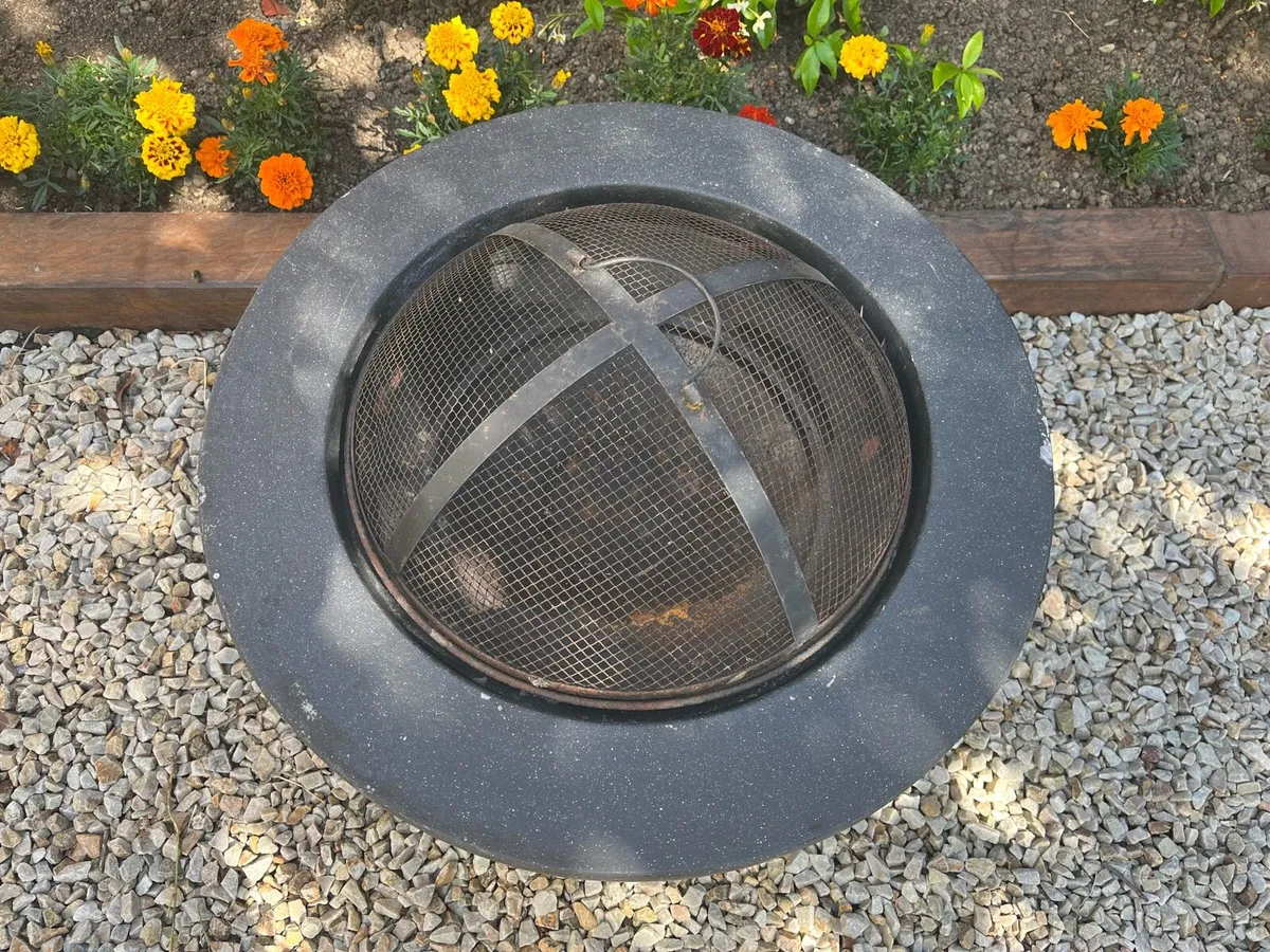 Stylish Fire Pit / Fire Bowl - Image 2
