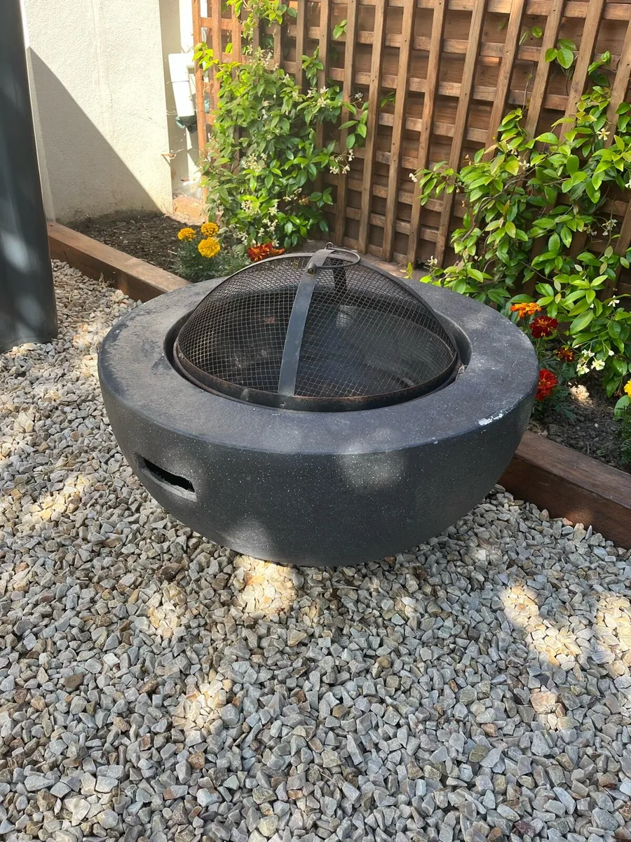 Stylish Fire Pit / Fire Bowl - Image 3