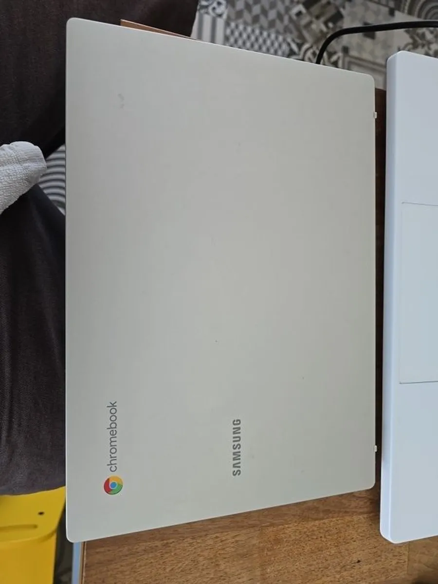 Samsung Chromebook XE310XDA - Image 1
