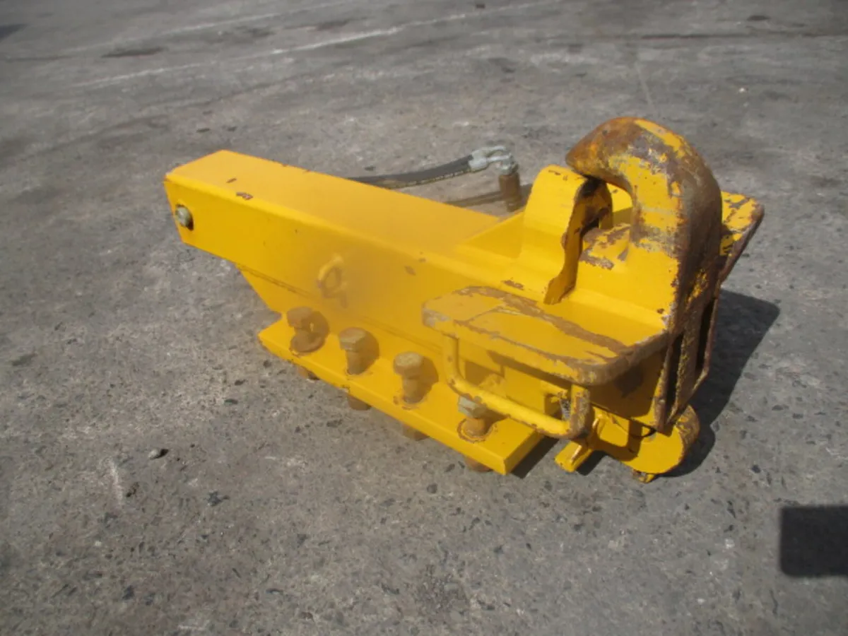 Telehandler Hydraulic Hitch - Image 3