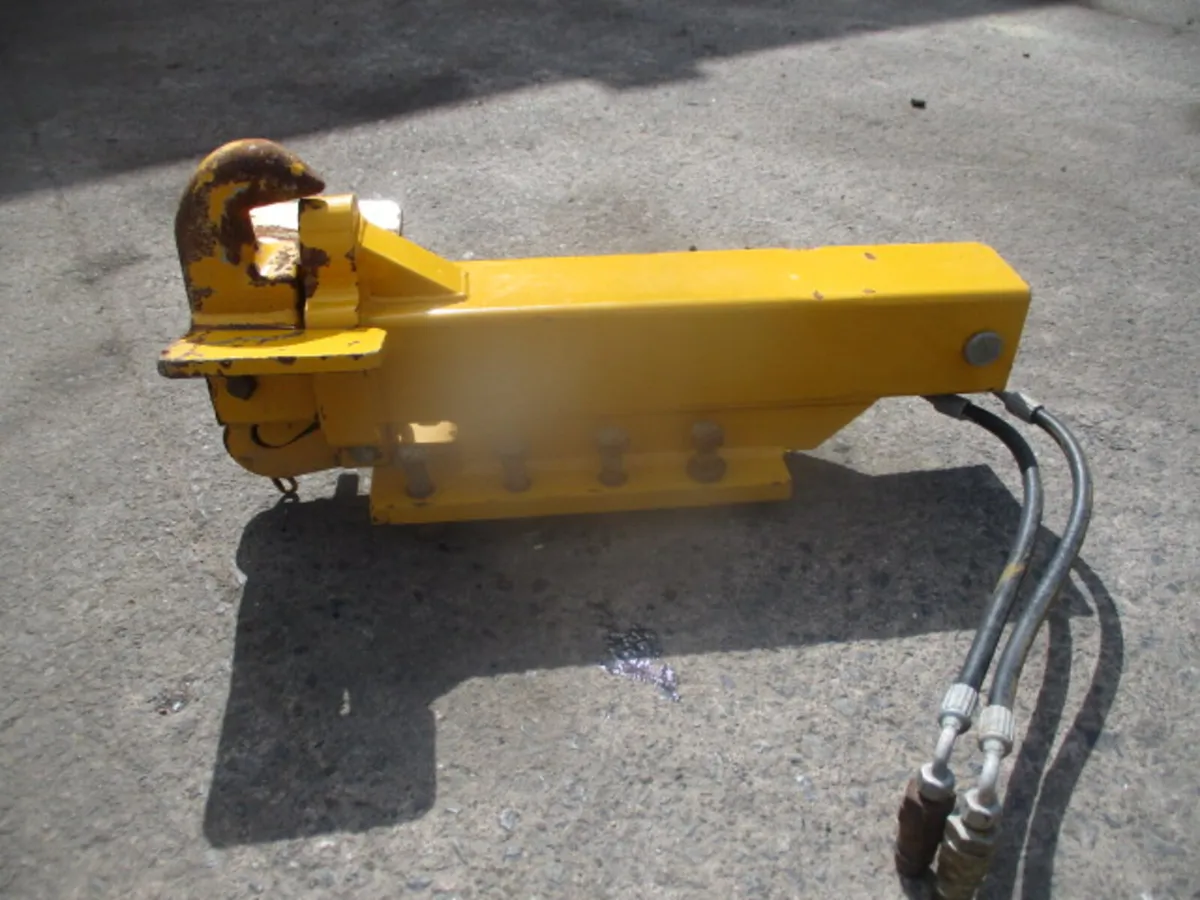 Telehandler Hydraulic Hitch - Image 2