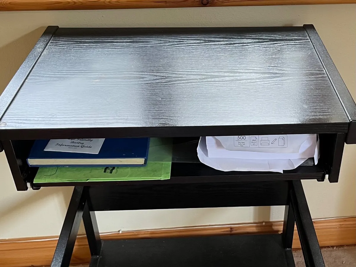 Furniture computer table