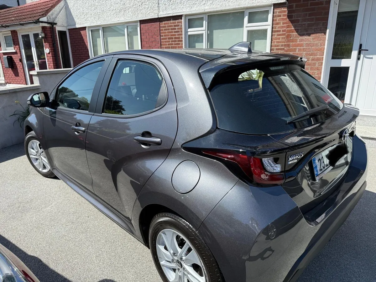 Toyota Yaris petrol hybrid - Image 3