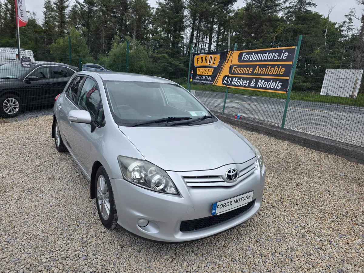 Toyota Auris 2011 - Image 1