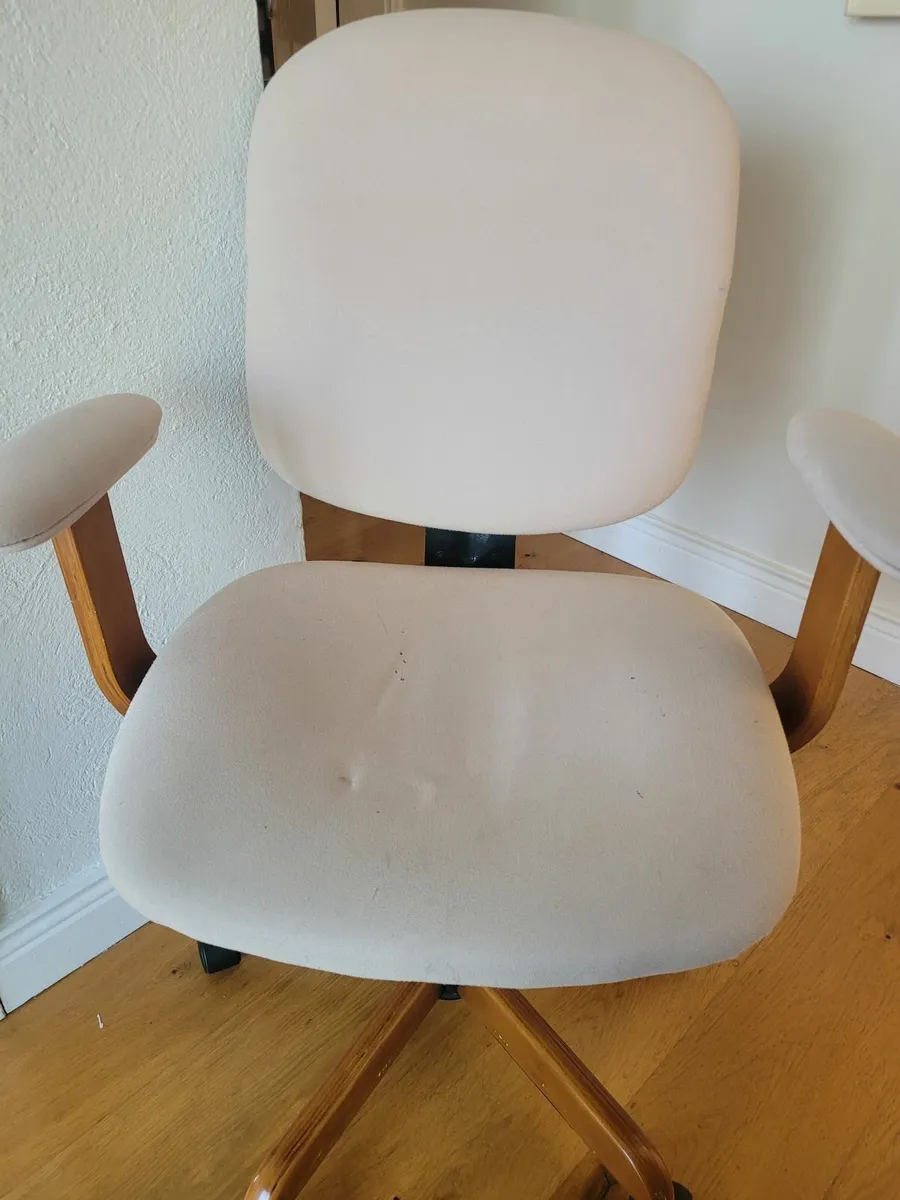 Swivel chair - Image 2