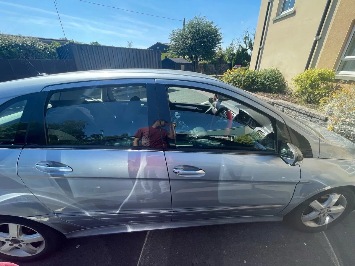 Car - Image 4