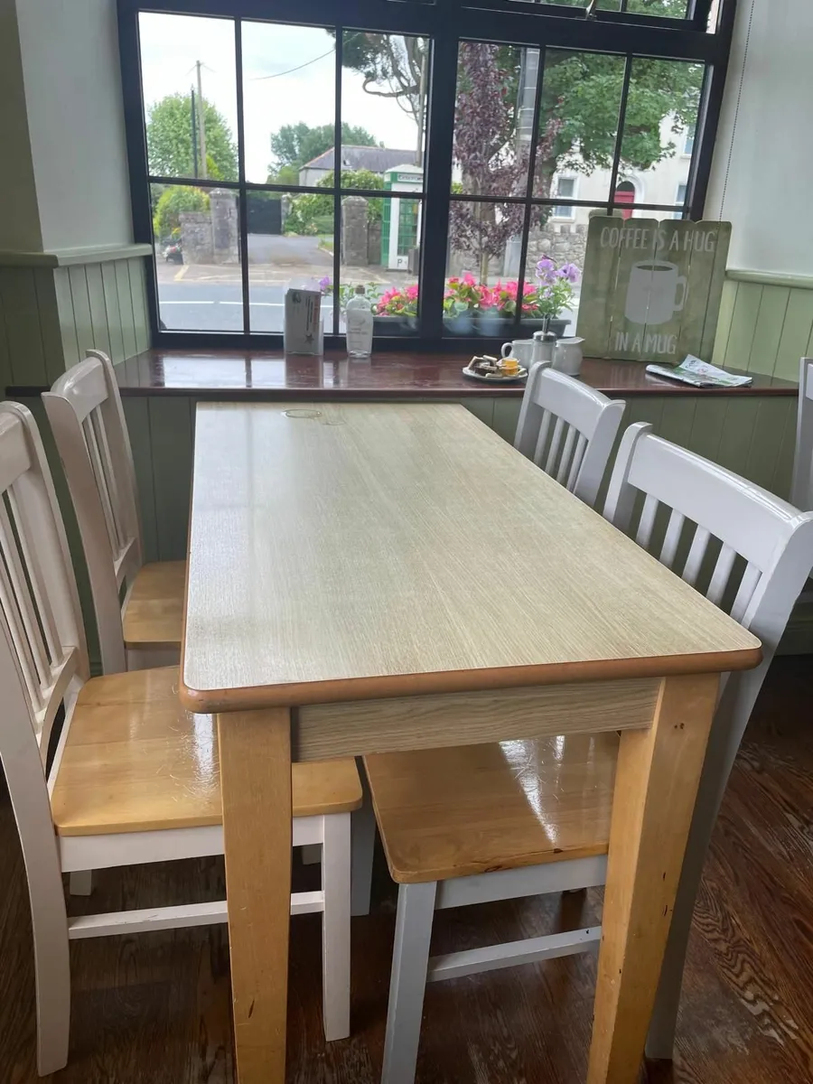 Café / B & B Furniture & Equipment - Image 1