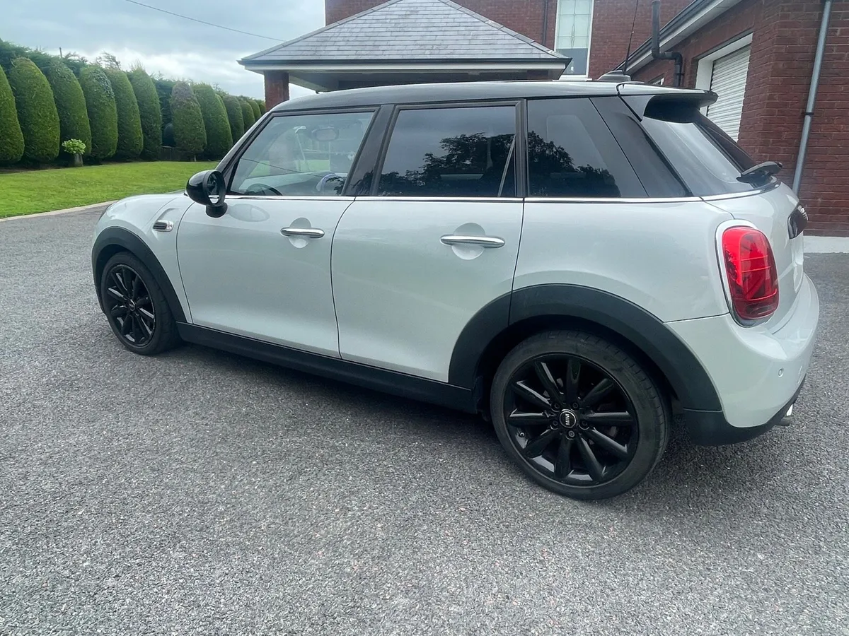 Mini CooperD 1.5 Auto (Facelift) - Image 4