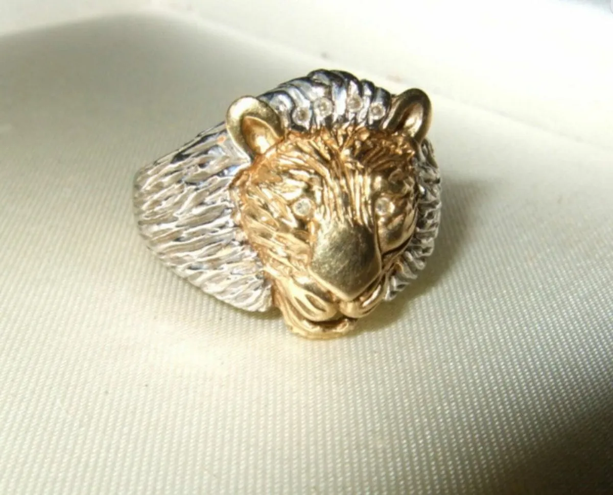 Vintage Hallmarked 9ct Gold/Diamond Ring - Image 3