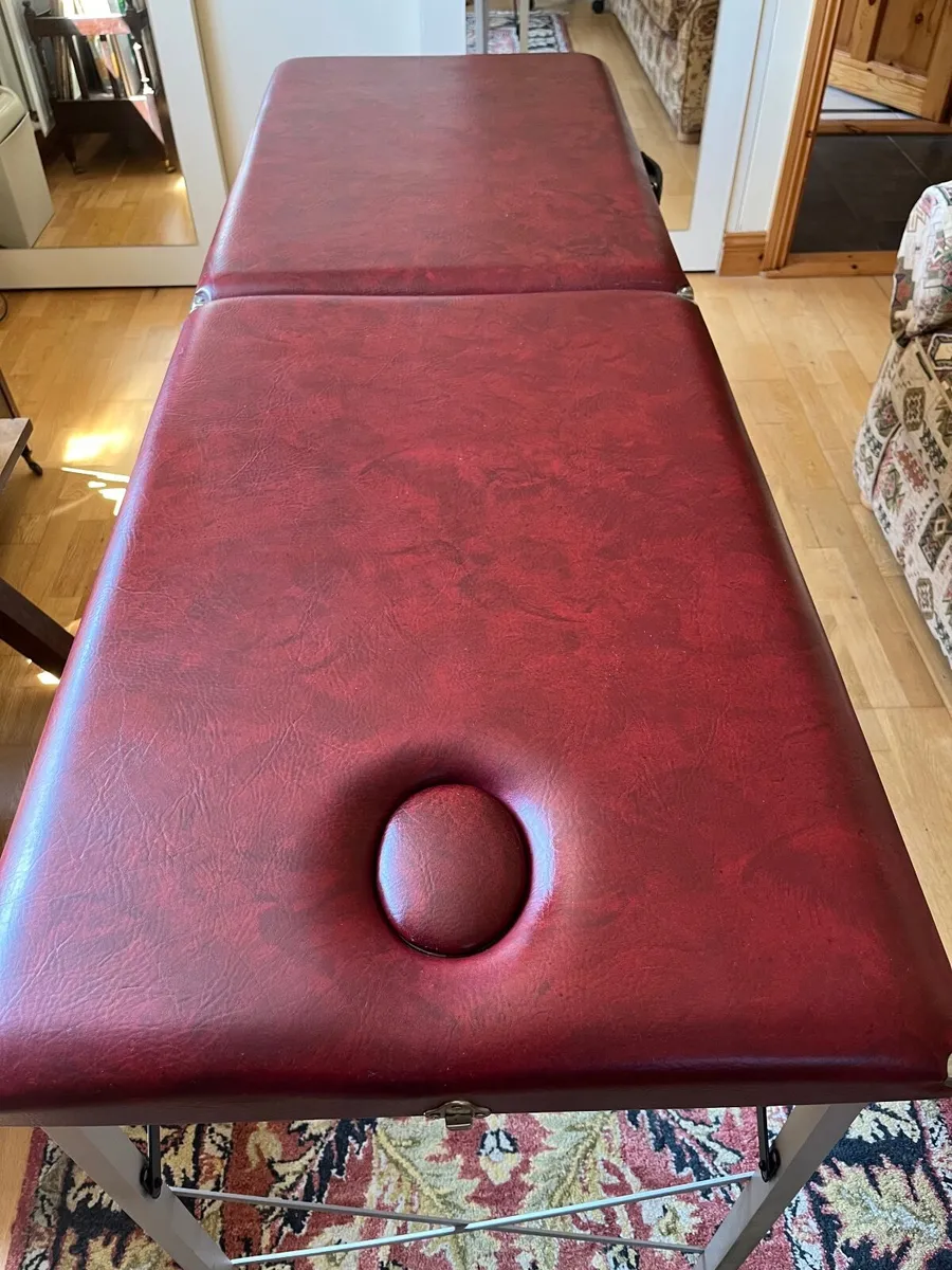Treatment table - Image 1
