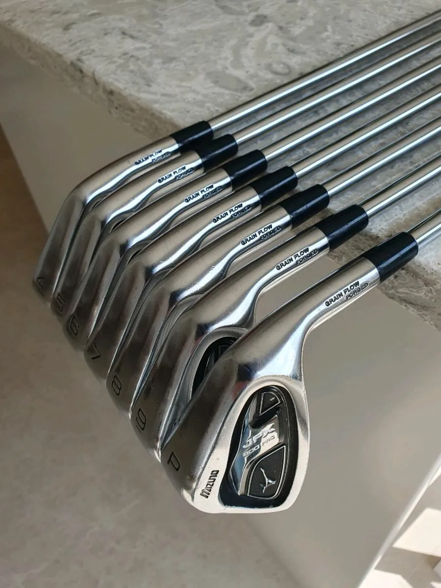 Mizuno JPX 800 Pro Irons 4-PW RH Set - Image 1