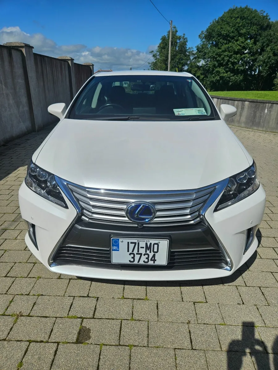 Lexus HS 2017 - Image 1