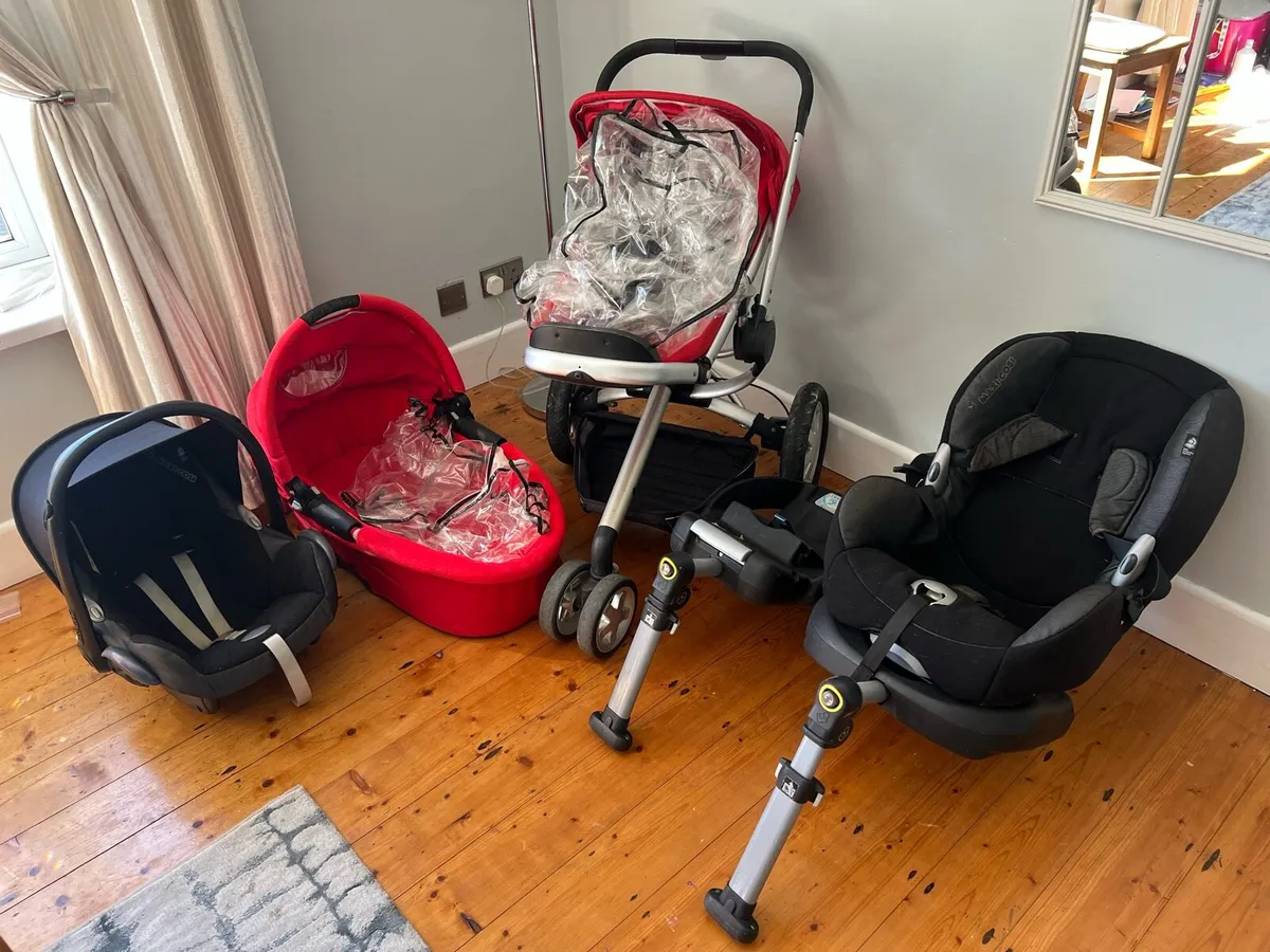 Quinny Buzz 3 in 1 travel buggy - Image 1