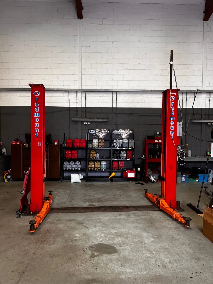 5 Tonne Redmount Lift