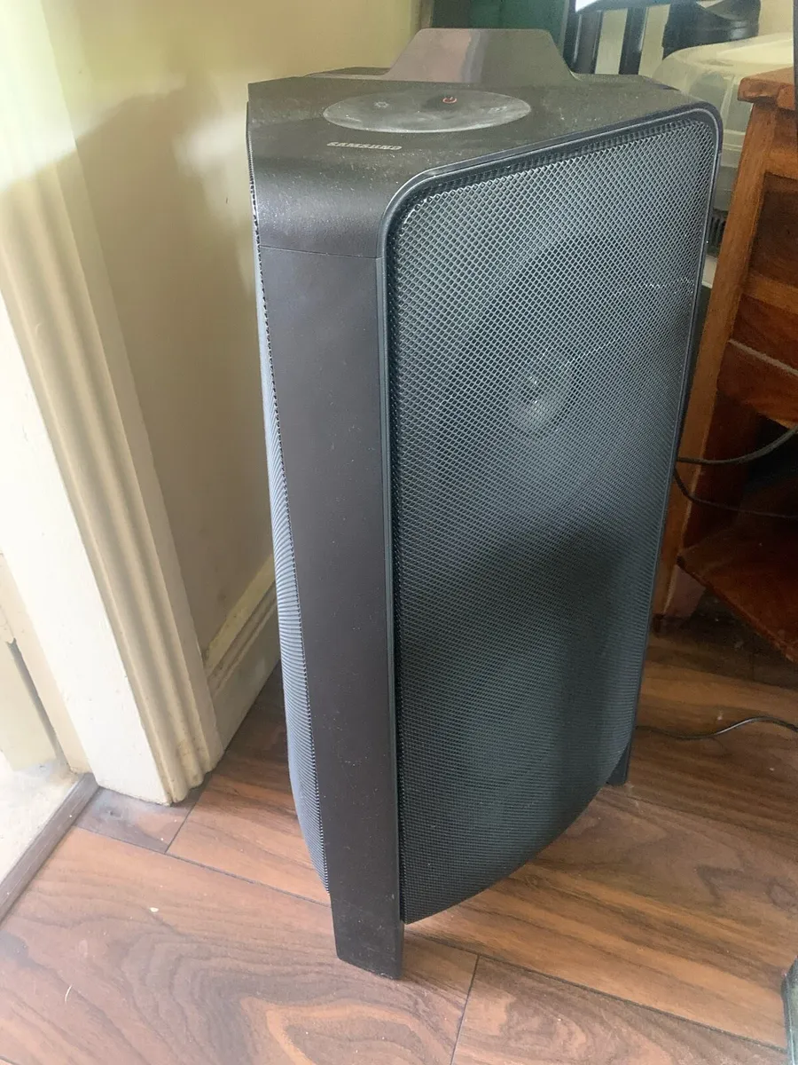 Pair of Samsung MX-T50 Sound Tower 500W Bluetooth - Image 1