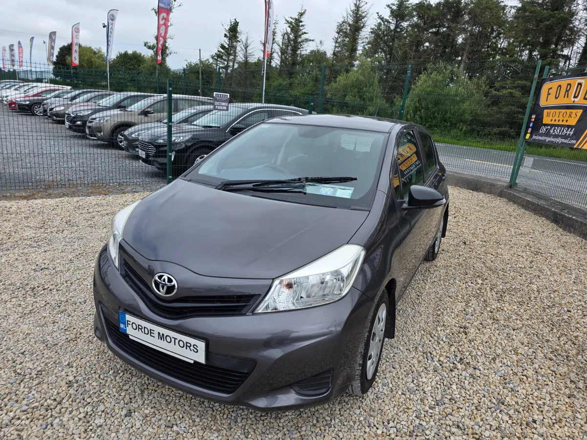 Toyota Yaris 2013 - Image 2